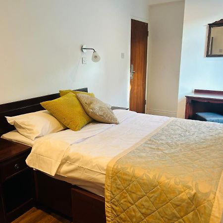 Sinai Hotel Лондон Екстериор снимка