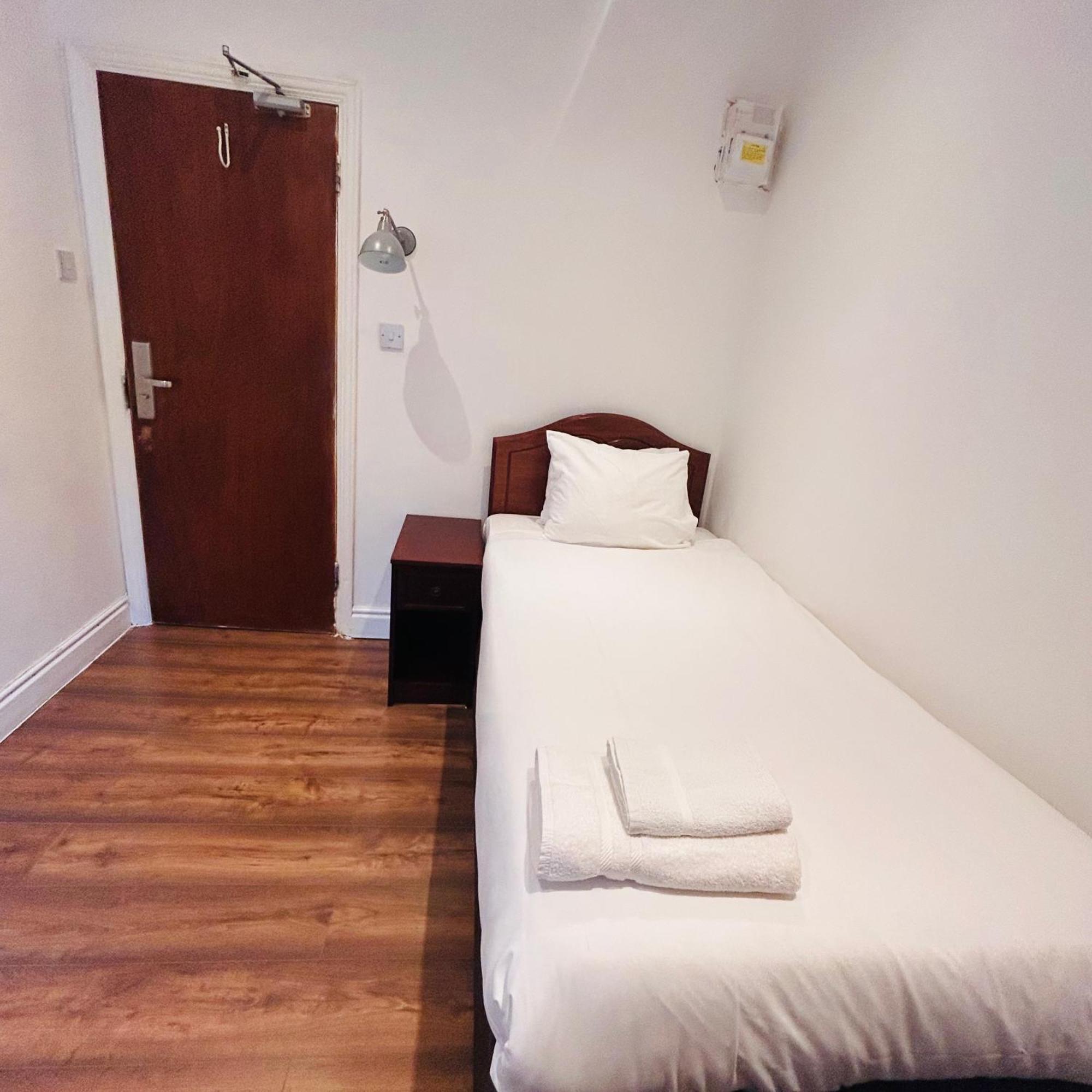 Sinai Hotel Лондон Екстериор снимка